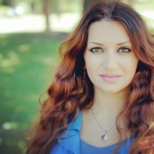 Meet your Posher, Sanaz